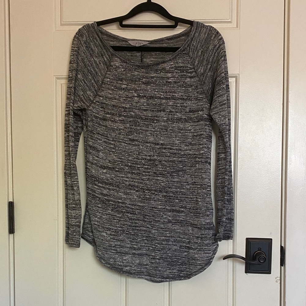 Athleta Metallic Gray Heathered Long Sleeve Scoop Neck Top